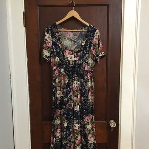 Comfy floral maxi dress